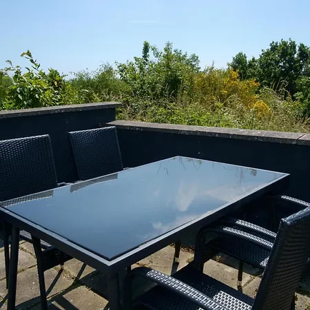 Beautiful In With 3 Bedrooms, Sauna And Internet